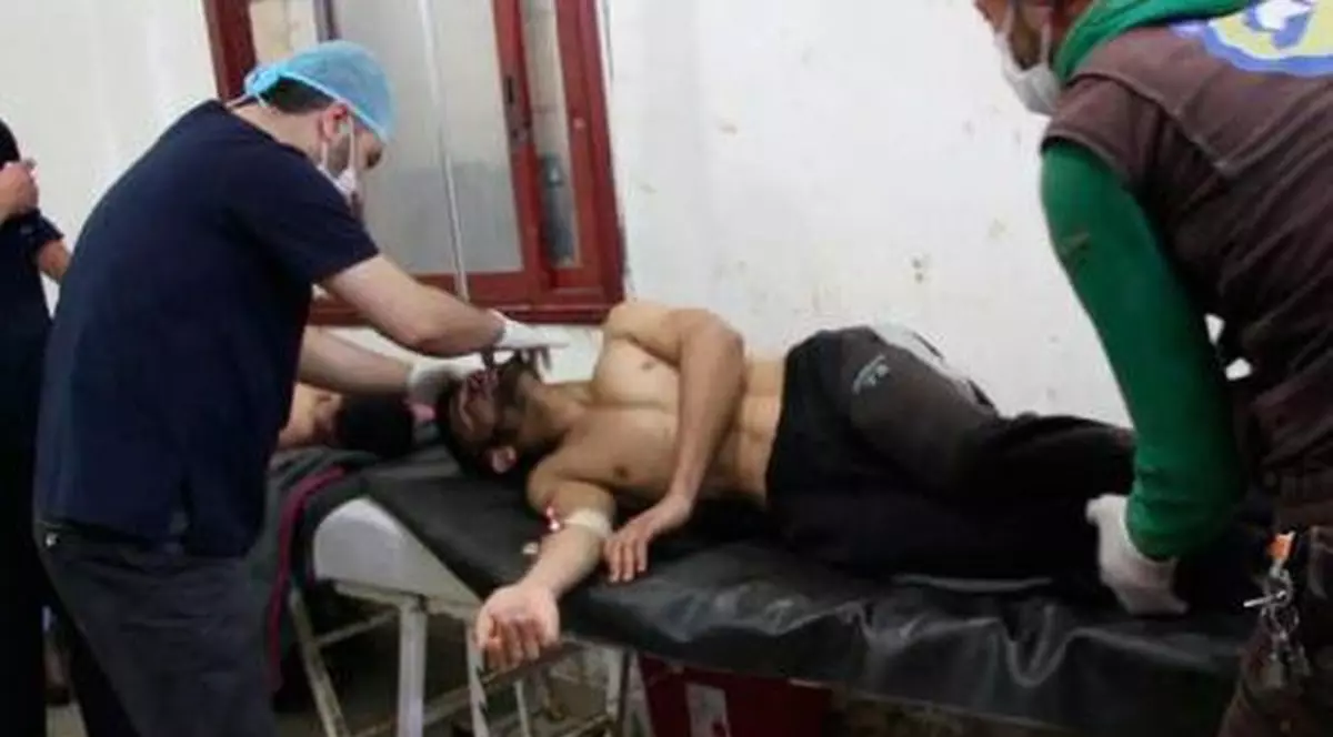 Reacția Rusiei după atacul chimic din Siria. Adolescent intoxicat cu clor, după atacul chimic din Alep, Siria