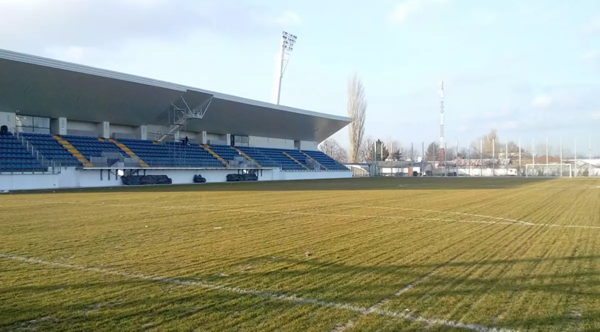 Burleanu duce naționalele de juniori să joace la Turnu Măgurele, pe stadionul construit de Liviu Dragnea