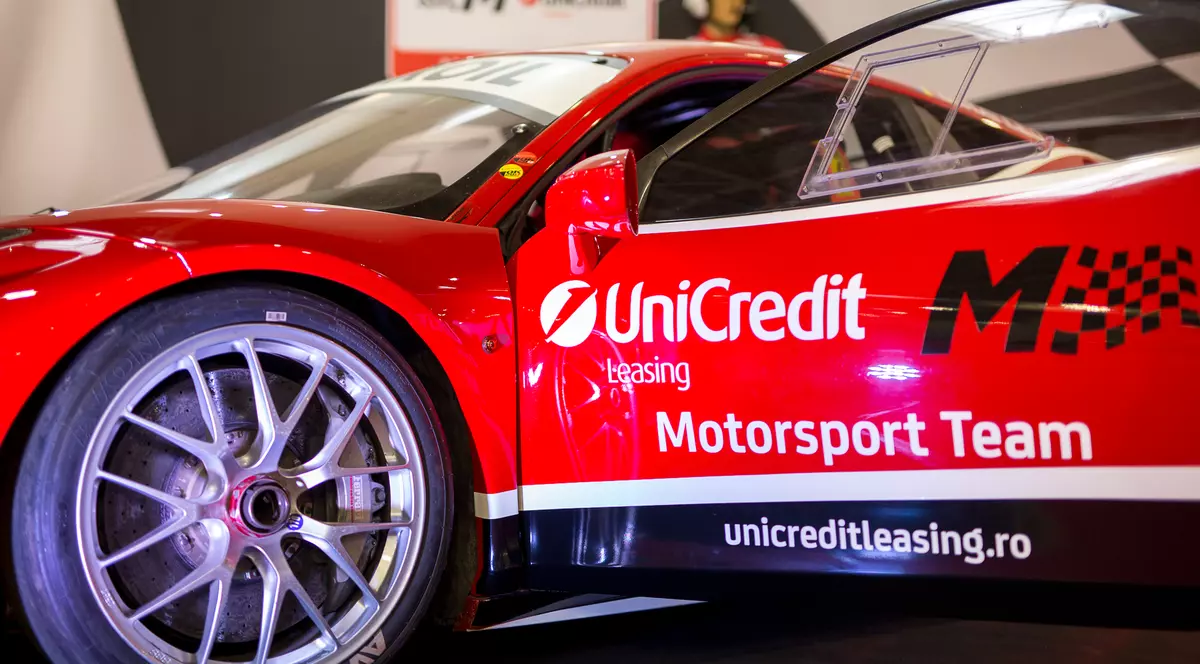 Unicredit și Societe Generale ar putea fuziona. Mașina lui Mihai Leu cu logo-ul Unicredit pe ea