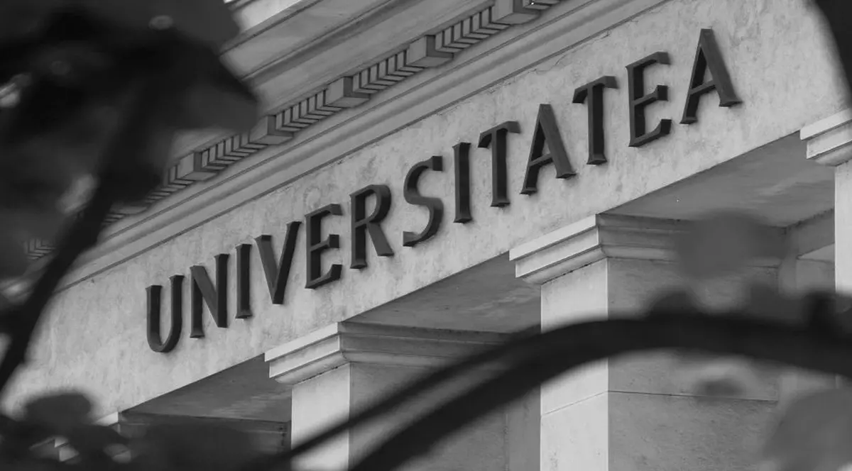 Scrisoare de protest a Universității București către Ministerul Educației. Fațada clădirii Universității București, pe cae scrie Universitate