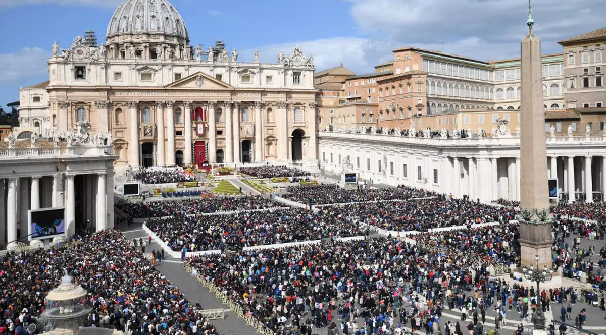 Piața Sfântul Petru, Vatican