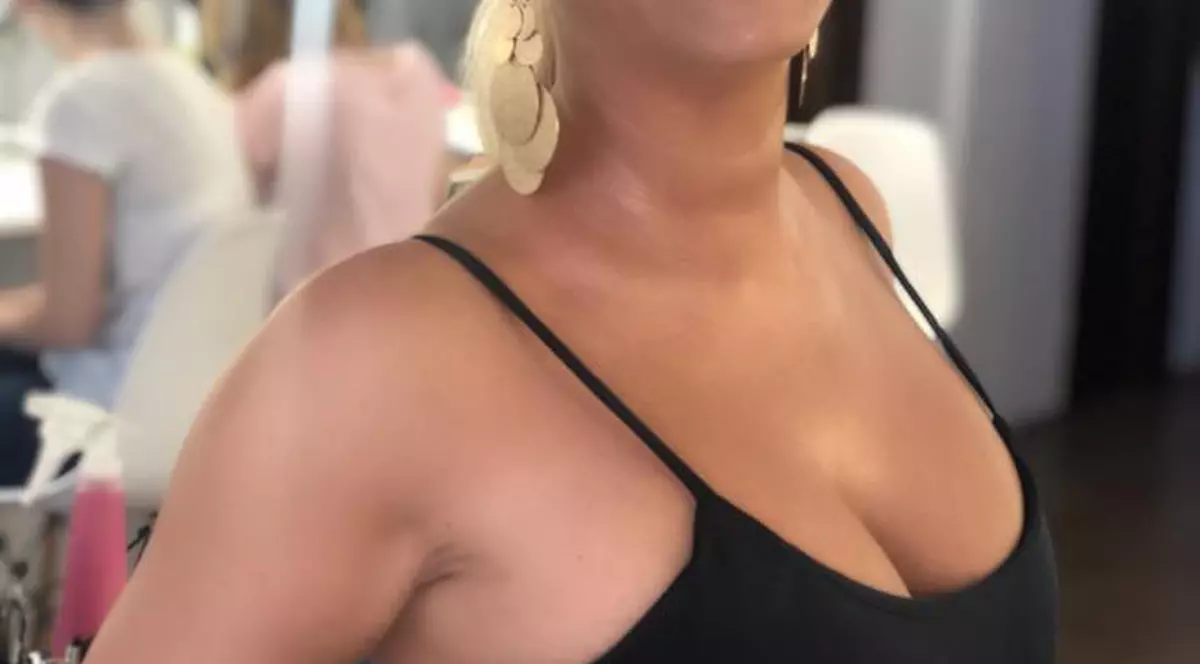 Cine a umplut-o de flori și cadouri pe Vica Blochina. "Domnule ministru..."