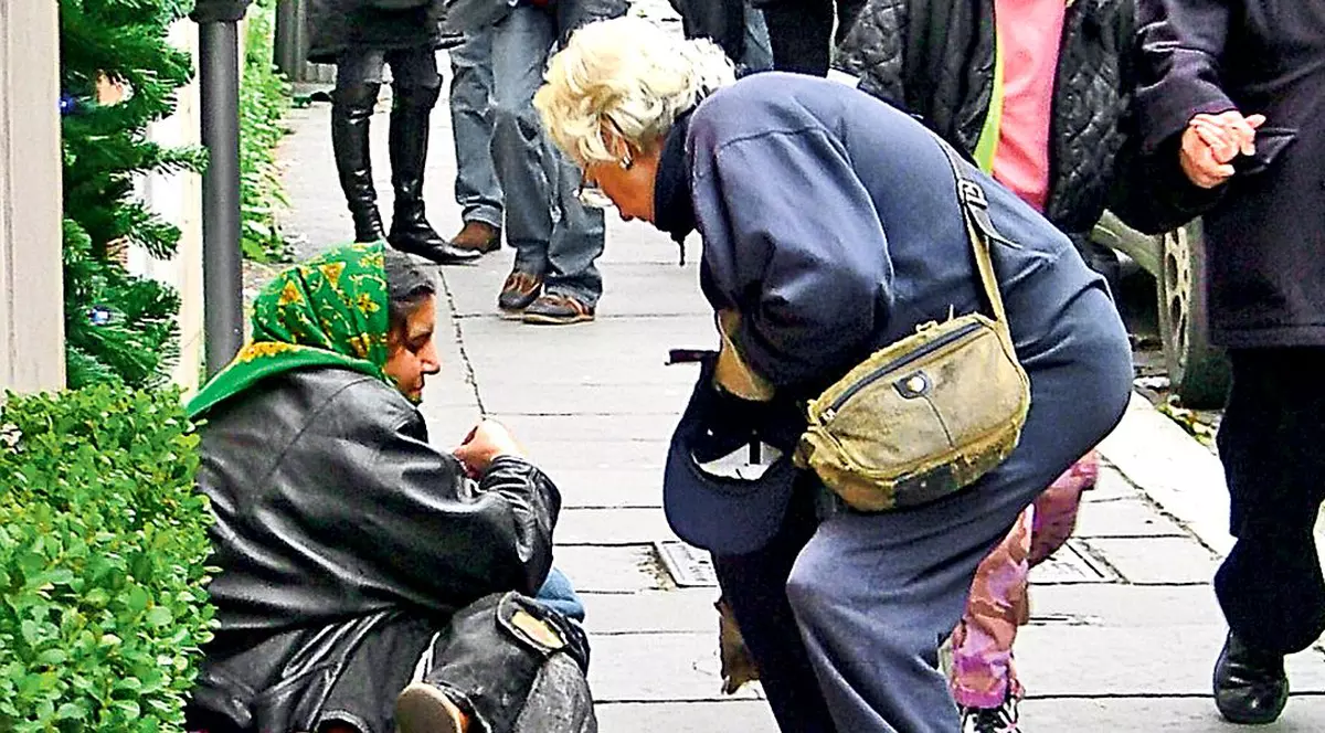 Români arestați în Franța după ce și-au vândut fiica pentru 10.000 de euro