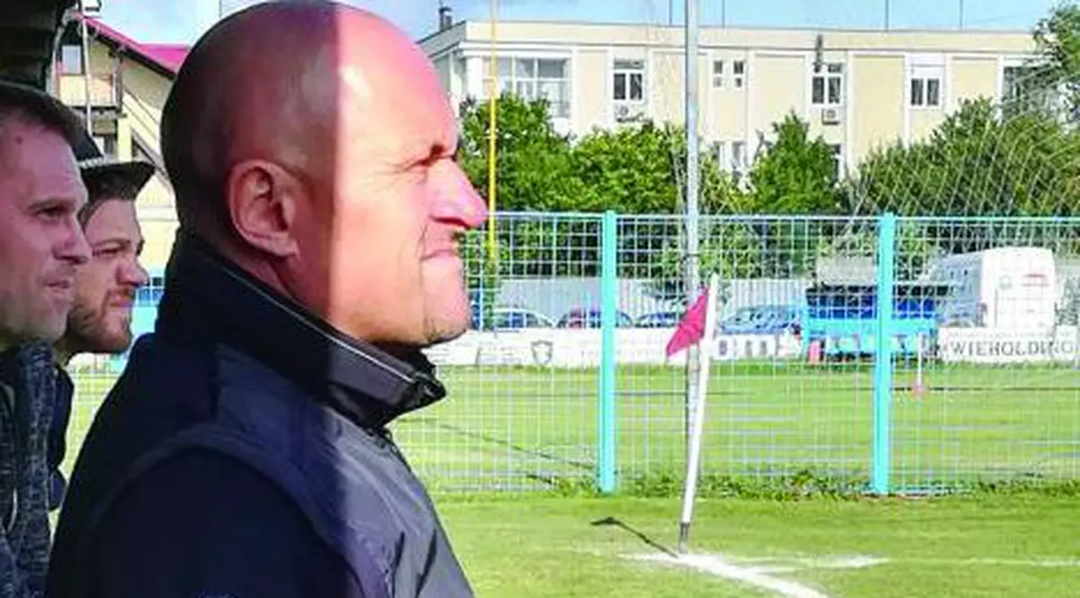 Și Brașovul renaște în fotbal. Simon Maurer, doar sponsor, religia nu-i permite să fie patron. Victor Angelescu, acţionar la AS SR Brașov!