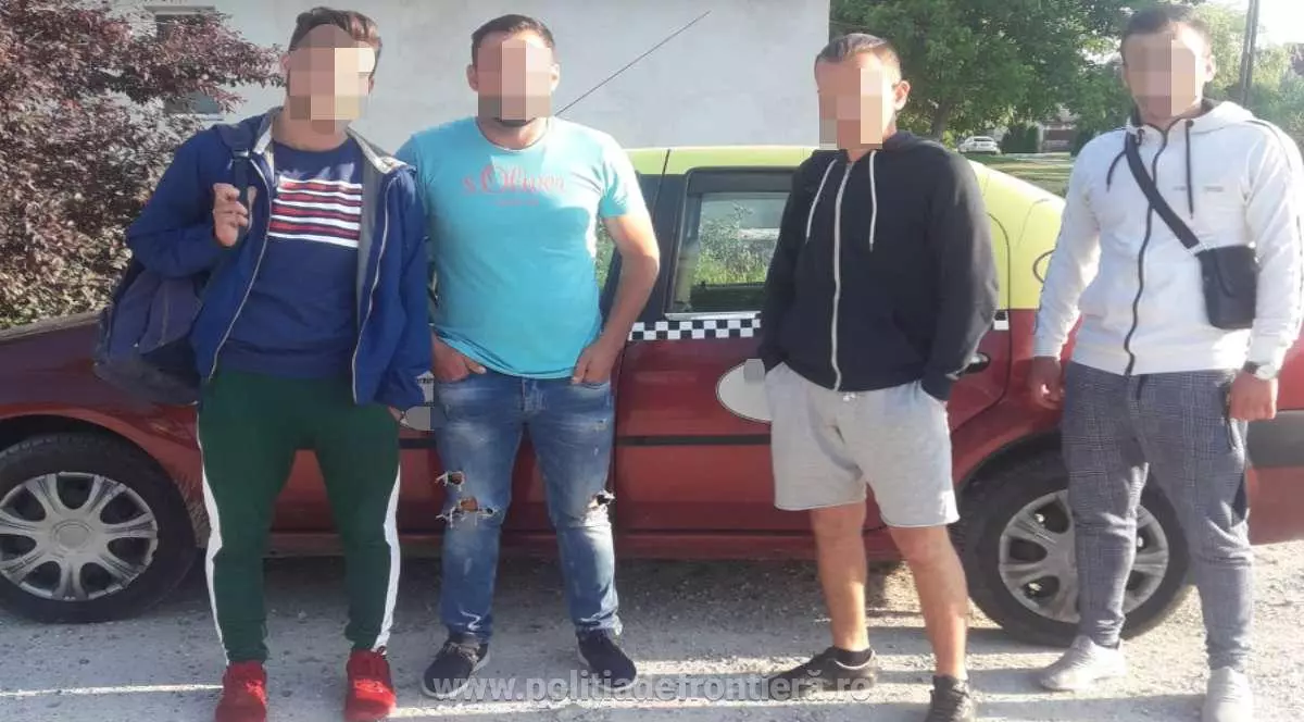 Patru bărbați din Kosovo prinși la graniță, într-un taxi. cetățeni din kosovo