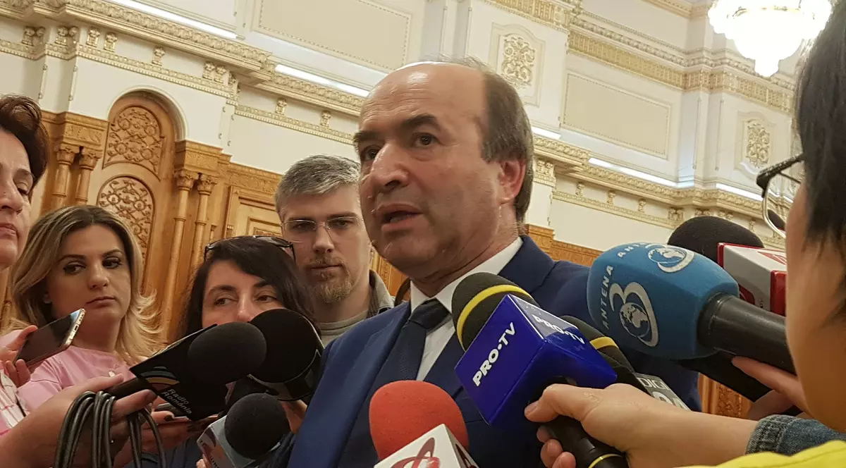 Tudorel Toader, despre amnistie și grațiere. Tudorel Toader, oferind declarații presei