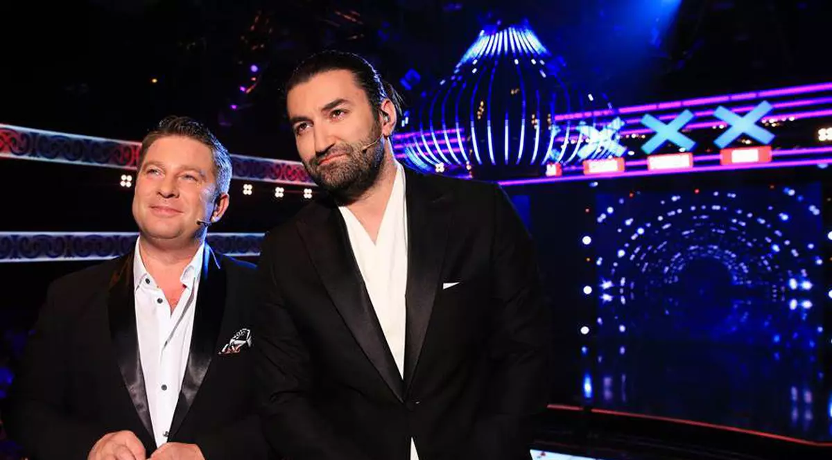 Foști concurenți de la “Românii au talent” se lansează în muzică, susținuți de Smiley. “Parcă sunt din altă lume “