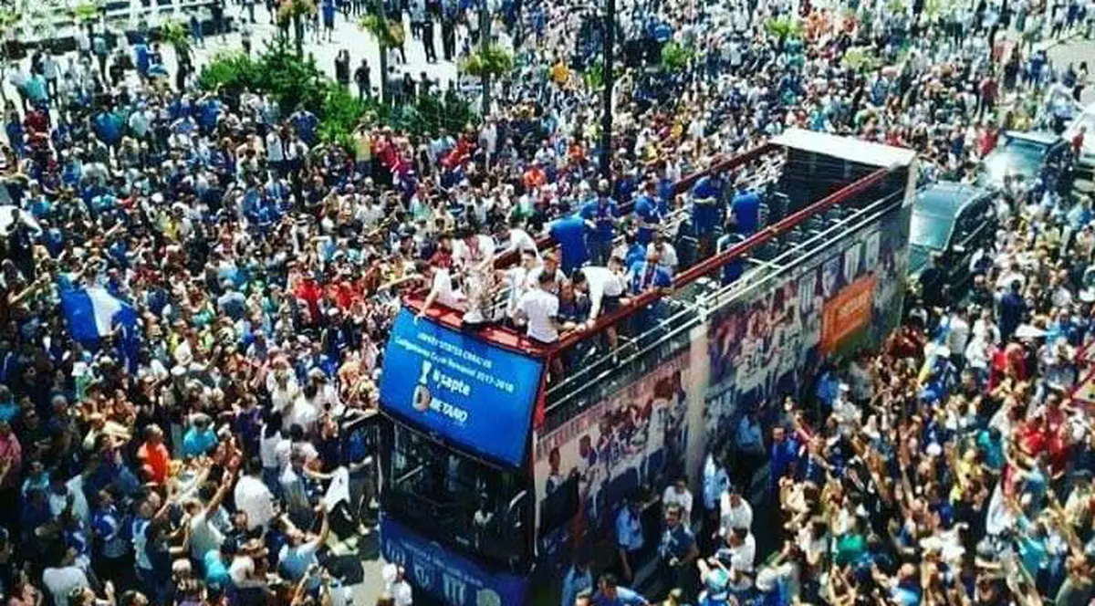 Cupa României a ajuns la Craiova. Circa 7.000 de fani au sărbătorit cu fotbaliștii Universității / GALERIE FOTO&VIDEO