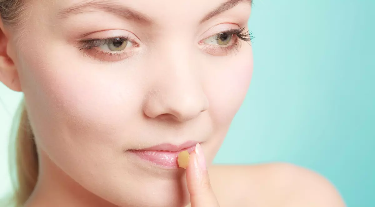 remedii naturale pentru buze crăpate