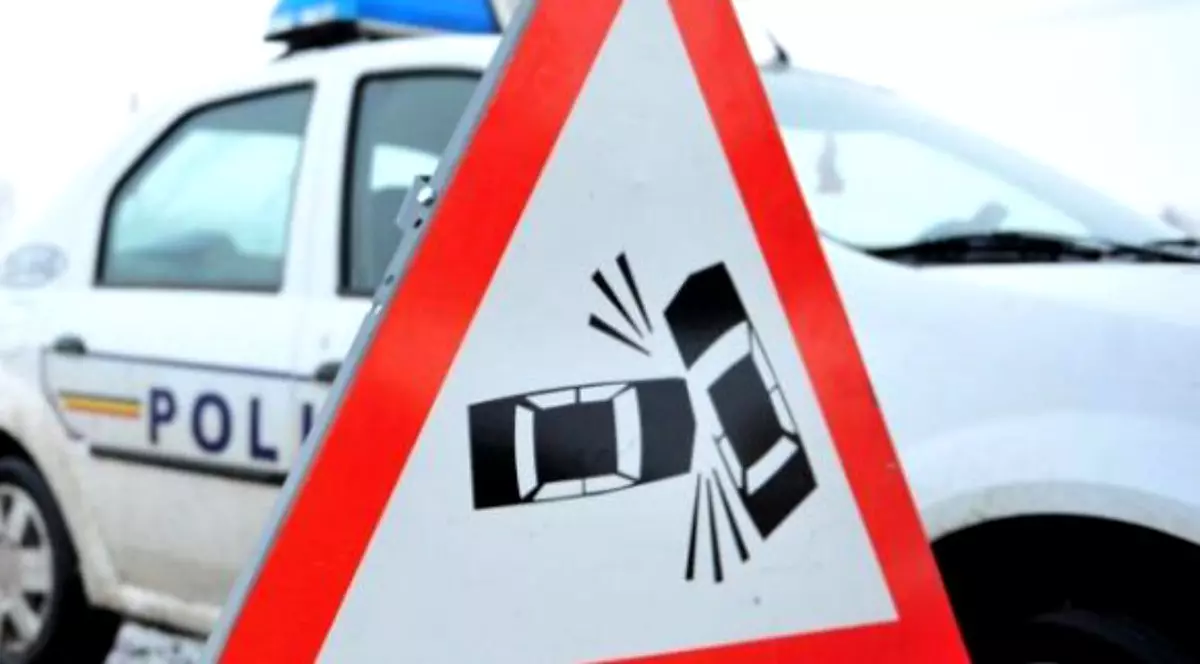 Microbuz școlar care transporta 15 elevi, implicat într-un accident la Vaslui. Opt copii au fost răniți