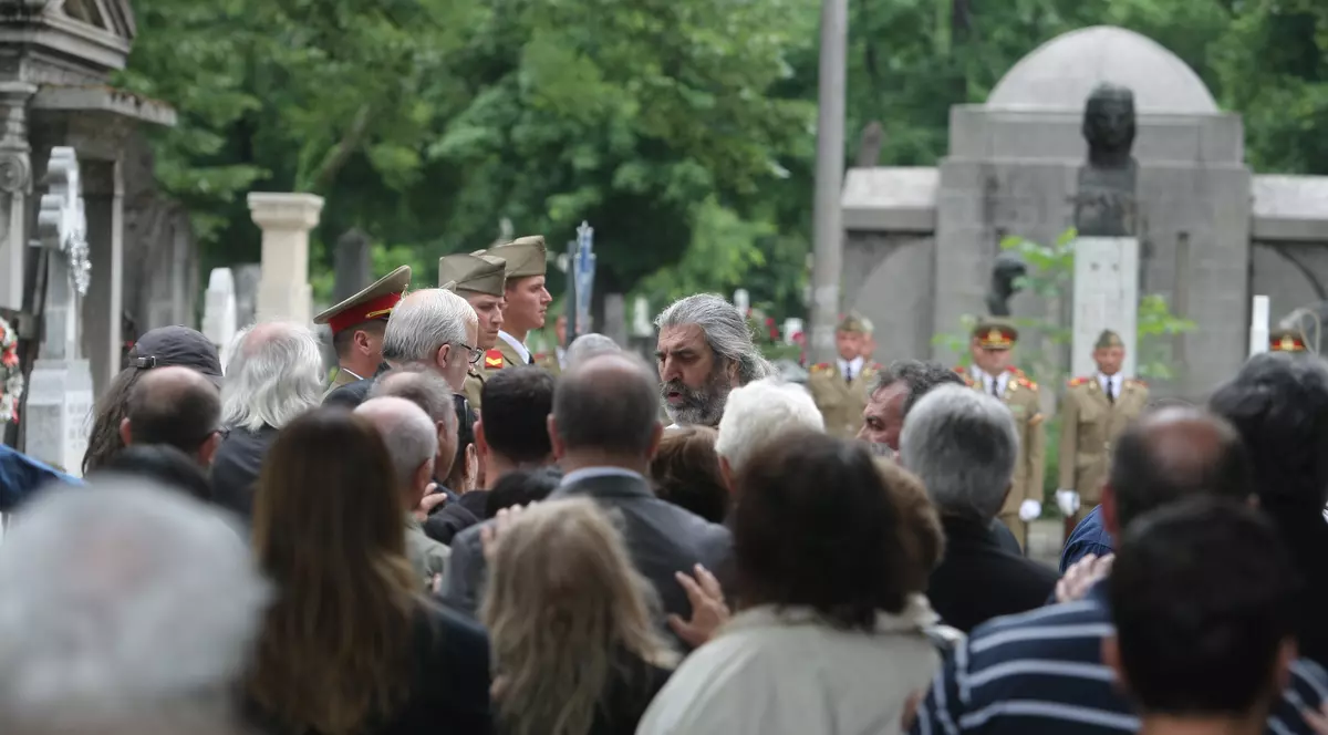 Regizorul Lucian Pintilie a fost înmormântat sâmbătă, la Cimitirul Bellu din Capitală
