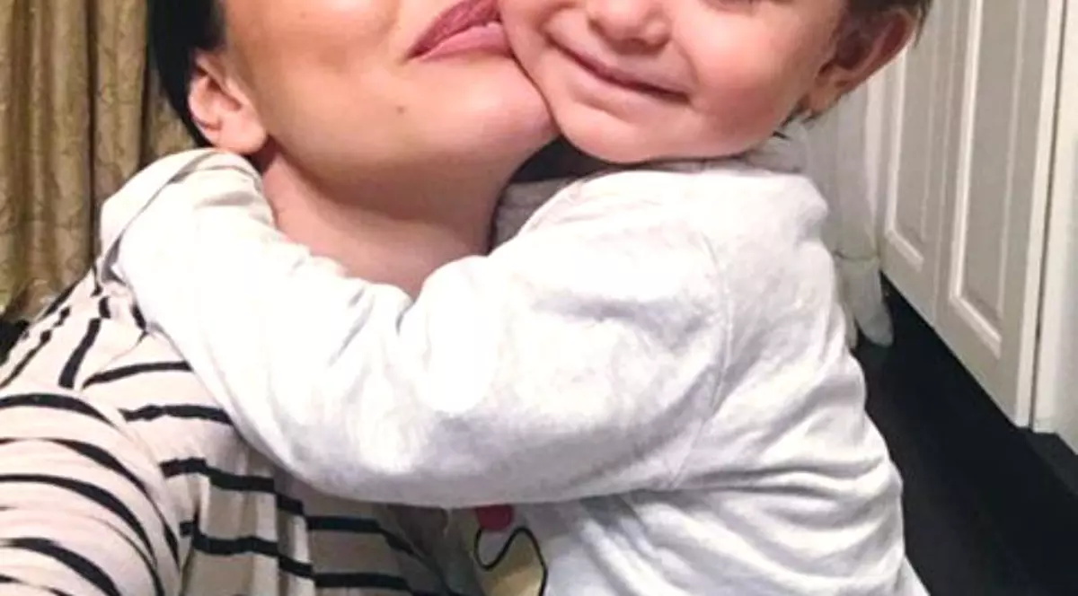 Băiețelul Andreei Mantea se distrează cu tatăl și bunicul lui. "Trei generații"