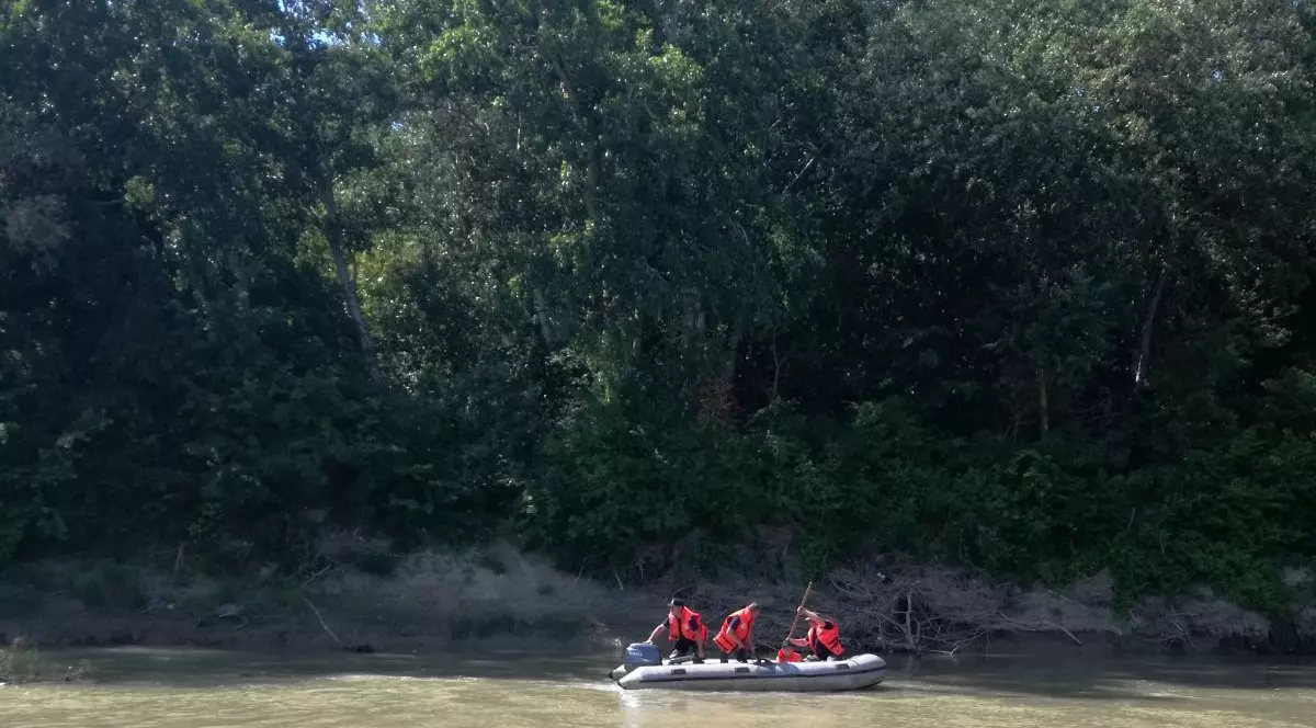 Cautari pe raul Ialomita. Foto ilustrativă