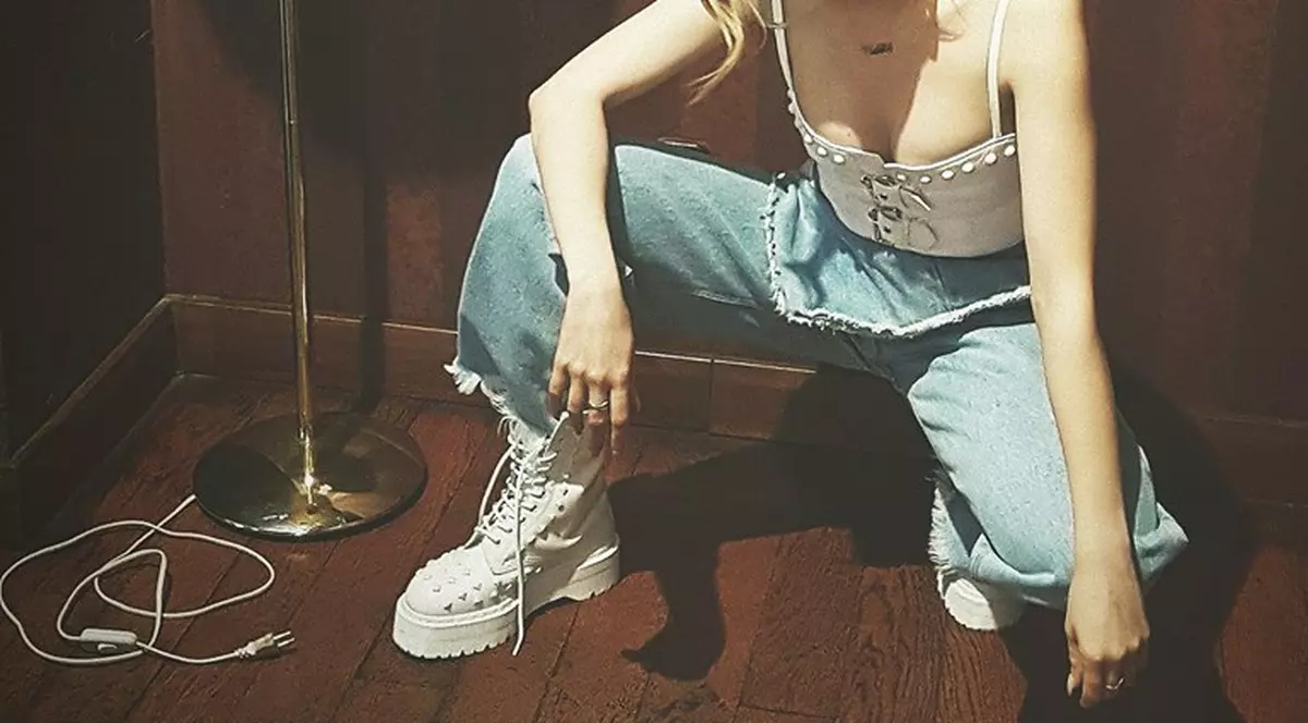 Detaliu care i-a scăpat Lidiei Buble. "Alb la nuntă?"