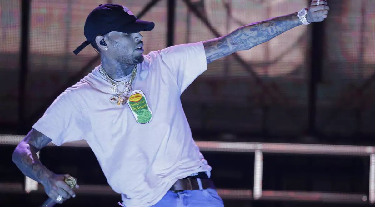 Chris Brown a fost dat în judecat de o femeie care spune că a fost violată