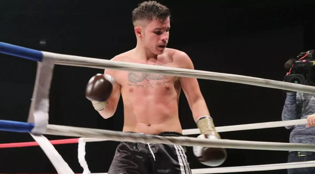 Gabriel Cobzaru, campion național la kickbox. Face pizza ca un italian și luptă ca Jackie Chan