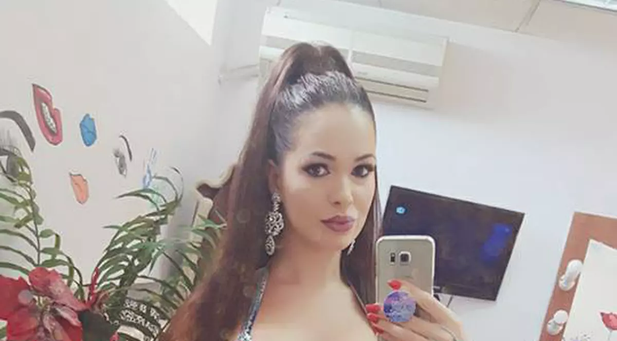 Deea Maxer își vinde mașina. Cât cere pe automobilul din 2004 | FOTO