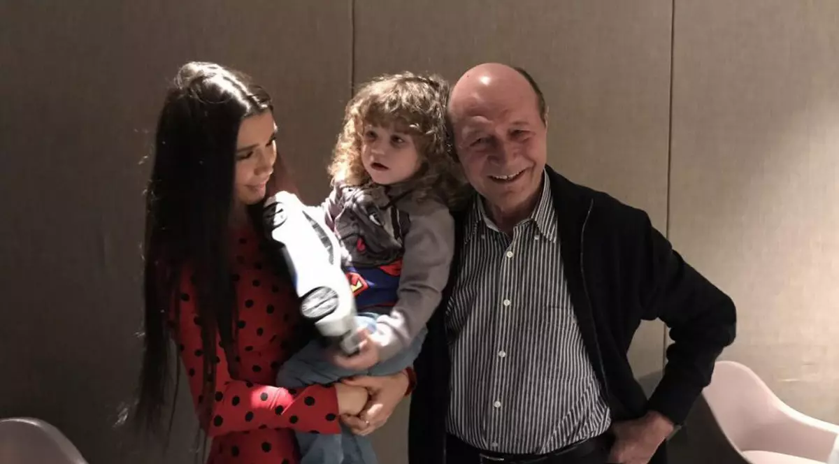 Când naște Elena Băsescu. Traian Băsescu a făcut anunțul