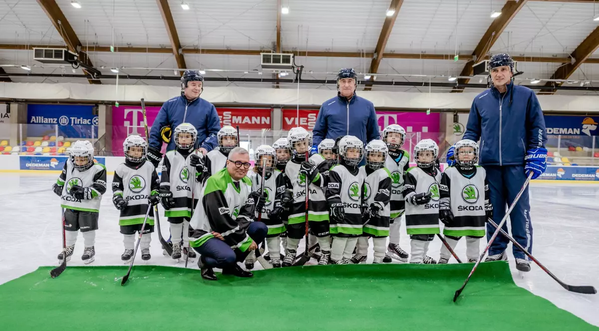 Patinoarul Țiriac - Telekom Arena a prezentat echipele de hochei juniori. Cine sunt micuții sportivi