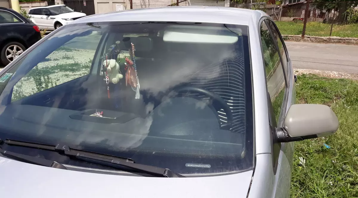 O femeie a fost găsită moartă la volanul mașinii sale, în localitatea Valu lui Traian. Ce le-a declarat soțul polițiștilor