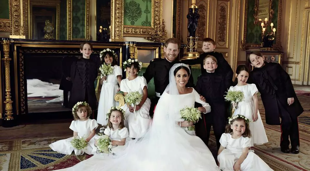 GALERIE FOTO | Primele fotografii oficiale cu Prințul Harry și Meghan Markle, după nunta regală