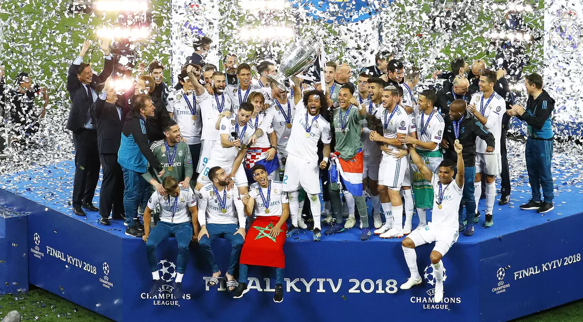 Real Madrid și-a anunțat noul antrenor! Jucătorii de la Real, bucurându-se de trofeul Ligii Campionilor