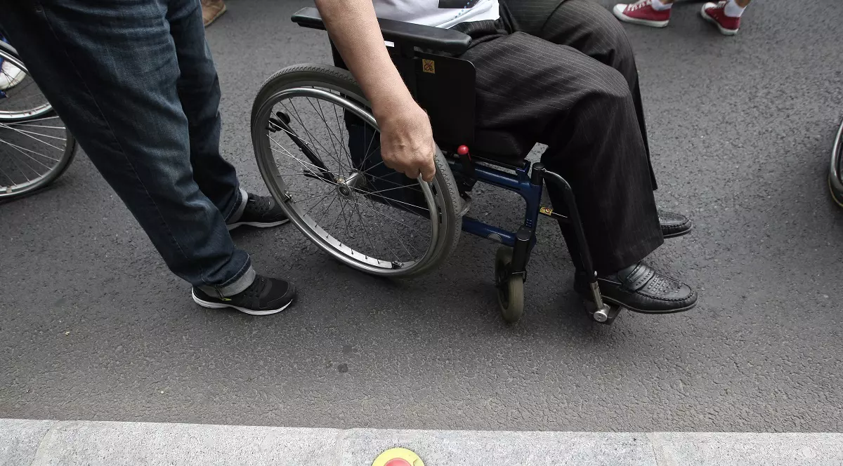 Transport gratuit în regim de taxi pentru persoanele cu handicap locomotor