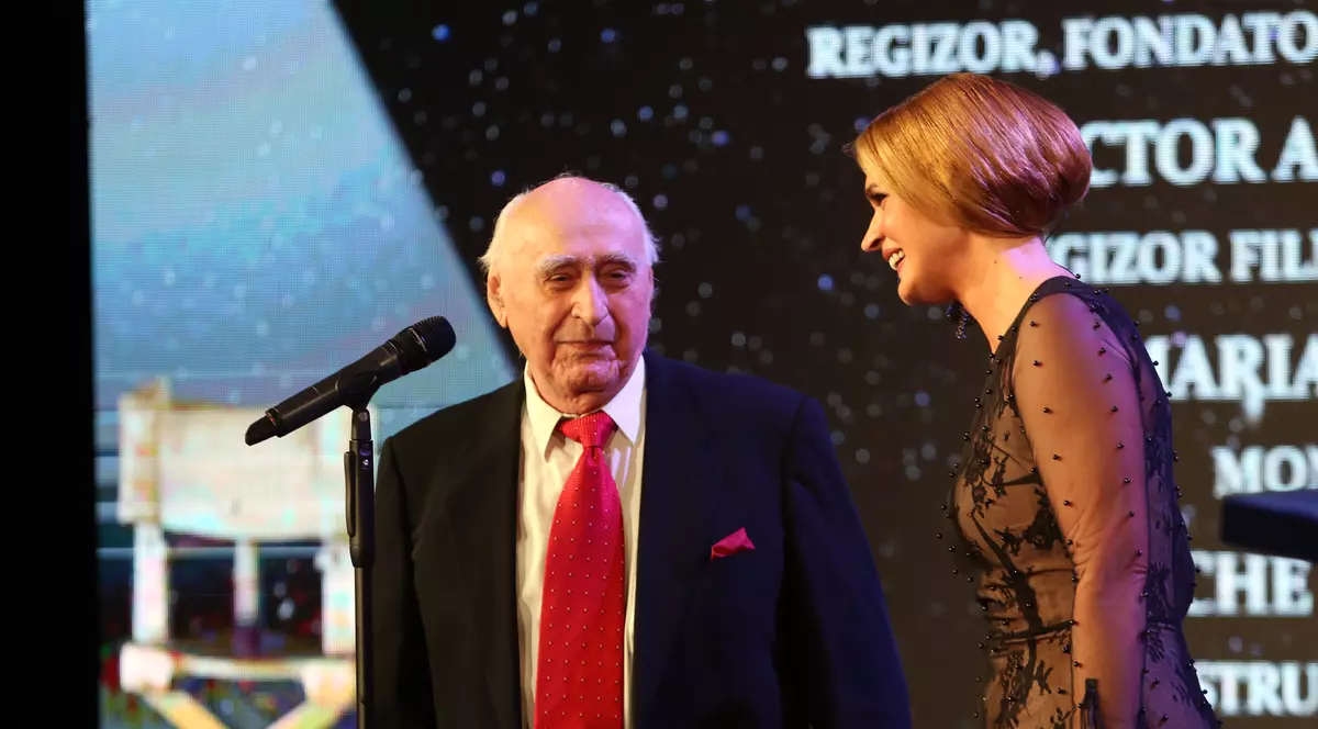 Manuela Hărăbor şi-a premiat tatăl