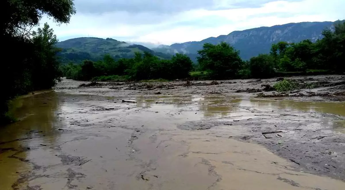 Cod galben de inundaţii pe râuri din județele Buzău şi Vrancea