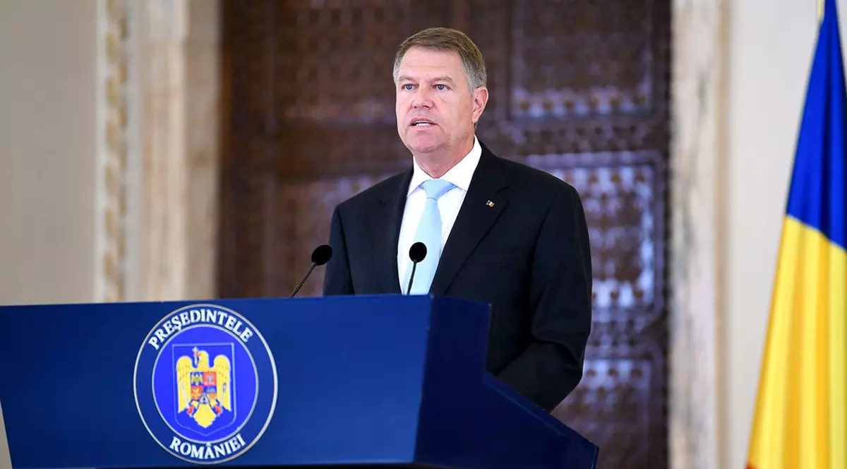Klaus Iohannis retrimite în Parlament Legea Offshore. Klaus Iohanis, la pupitrul de la Palatul Cotroceni