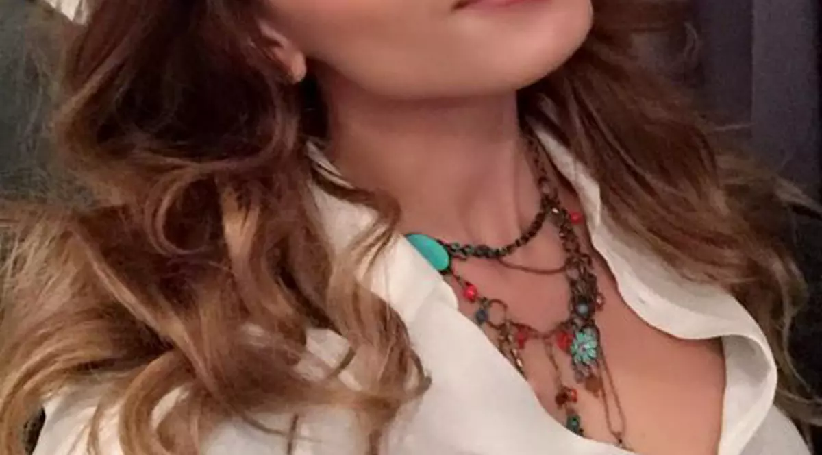 Iulia Vântur, dans pasional cu un indian. N-ai mai văzut-o niciodată atât de senzuală | VIDEO