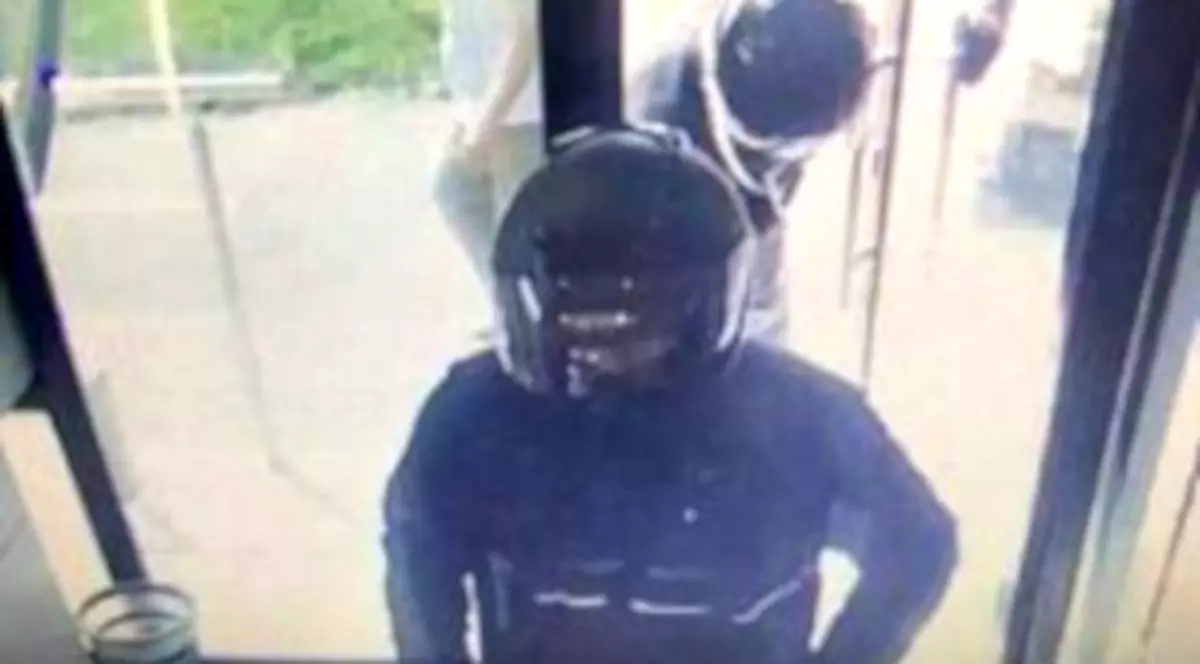 Jaful armat de la o bancă din Baia Mare a fost filmat.