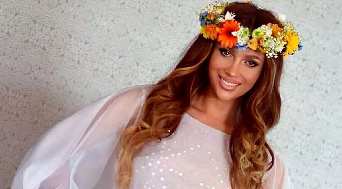 Sacrificiile Lorei pentru o carieră de succes. “Am prea multă experiență ca să mă enerveze oamenii răi”