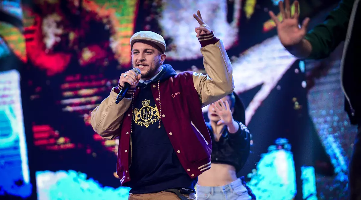 Macanache, declarație emoționantă de ziua iubitei sale. ”E cea mai potrivită dintre toate de pe planetă, e sufletul meu pereche!” | FOTO