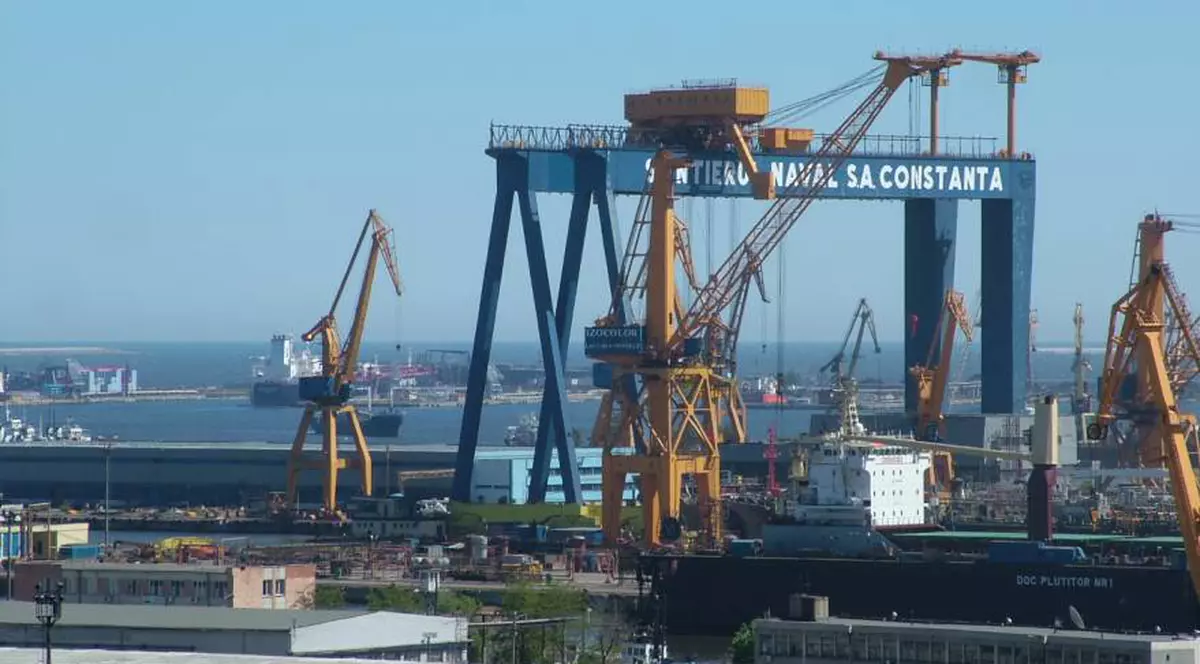 Un tânăr este în stare critică, după ce a fost strivit între două bucăți de beton