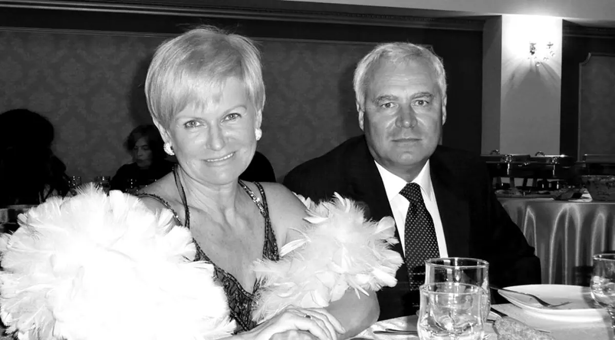 Ce reacție are soțul Monicăi Tatoiu când aceasta apare la TV. "Stinge televizorul că îi e frică să nu spun prostii"