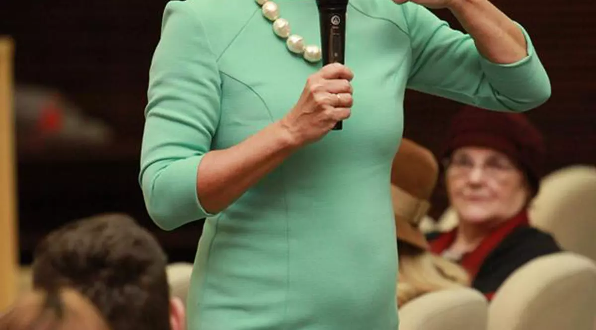 Intervențiile estetice la care recurge Monica Tatoiu. "Îmi pun de vreo cinci ani de zile"