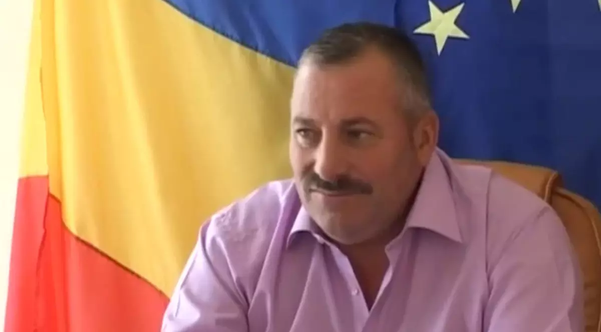 Primarul comunei Urechești din Vrancea este acuzat de incendierea unor ferme
