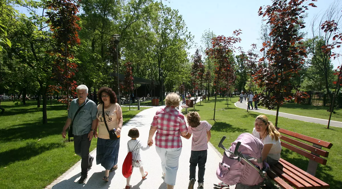 Vârsta medie a românilor 41, 7 ani. Iată județele cu cea mai tânără populație