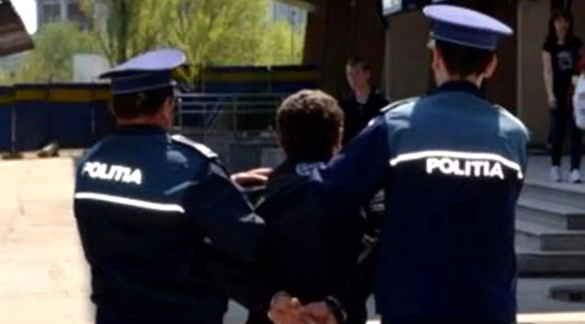 Poliţiştii, tot mai nemulţumiţi că hoţii ajung să se împace cu victimele lor. Sindicatele din Poliţie vor modificarea articolului din Codul Penal care prevede posibilitatea ca infractorii care comit furturi şi fac înşelăciuni să poată ajunge la o înţelegere cu cei care au fost păgubiţi.