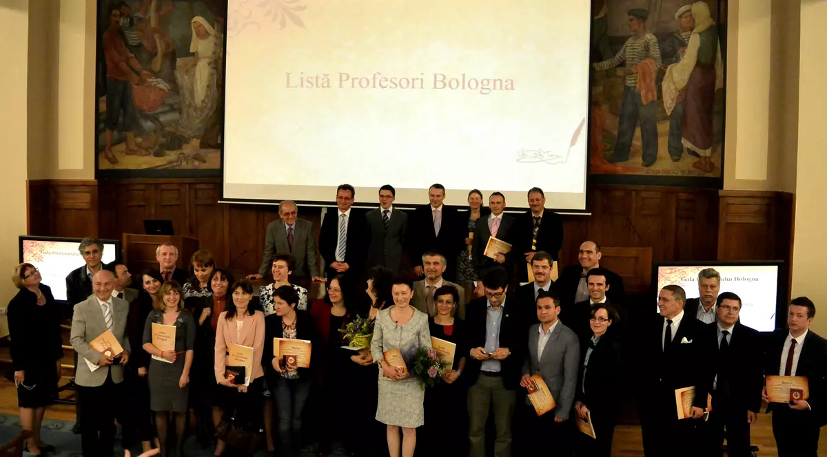 Profii Tari sunt desemnați la Timișoara, la Gala Profesorului Bologna