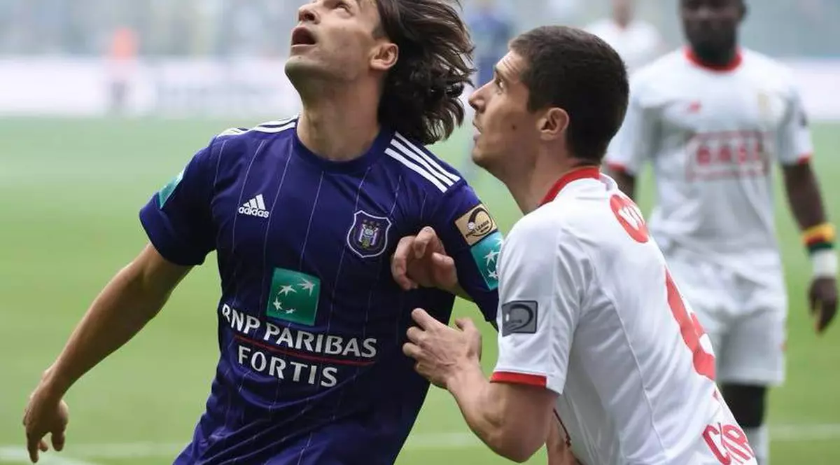 Standard Liege a bătut-o pe Anderlecht Bruxelles și a urcat pe 2 în Belgia. Românii, absenți