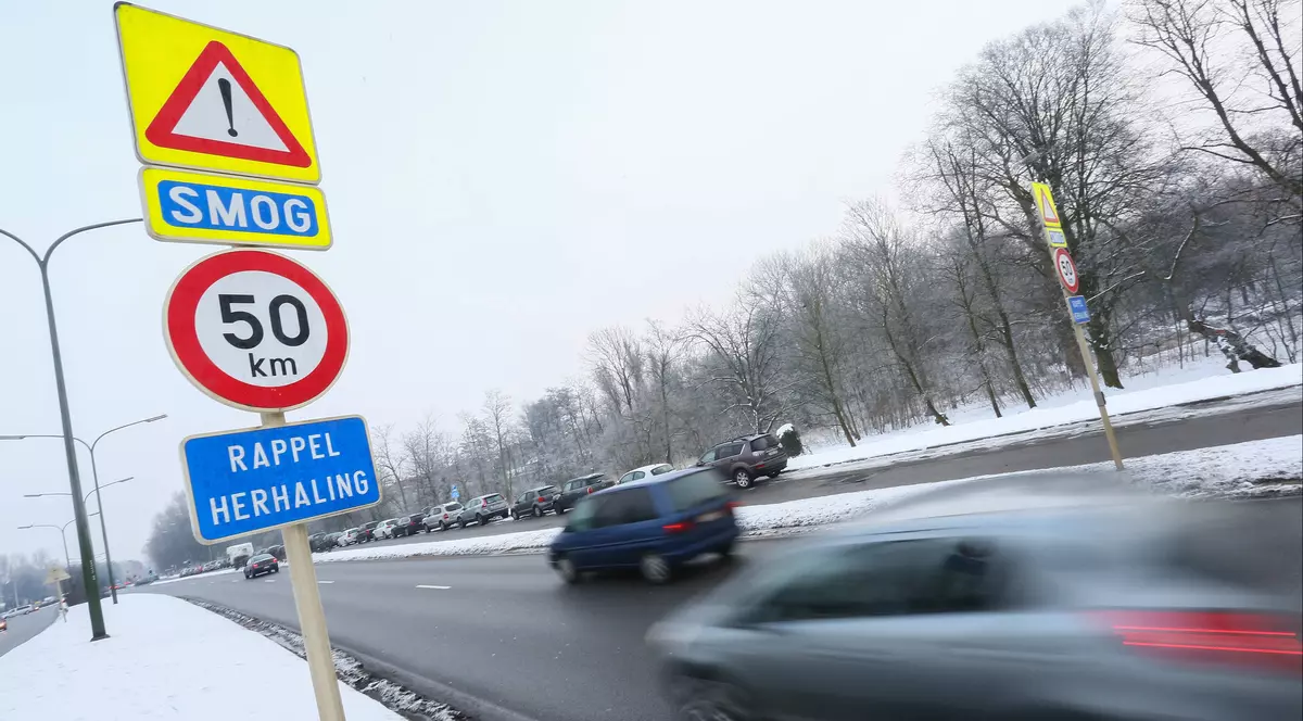 Șofer belgian, amendat pentru că a circulat cu 696 de km/h