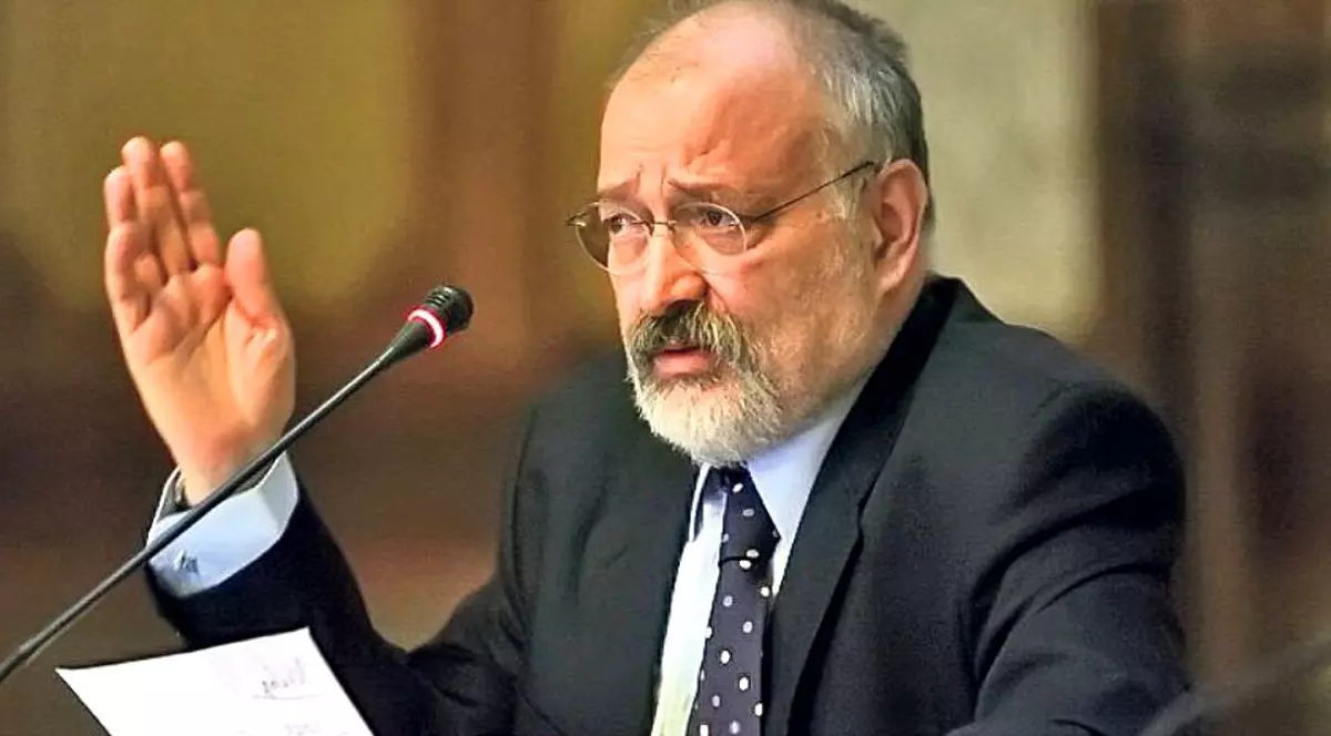 Cum l-a blocat Stelian Tănase pe Prelipceanu în direct rostind repetat M**e PSD, aseară, la Digi!