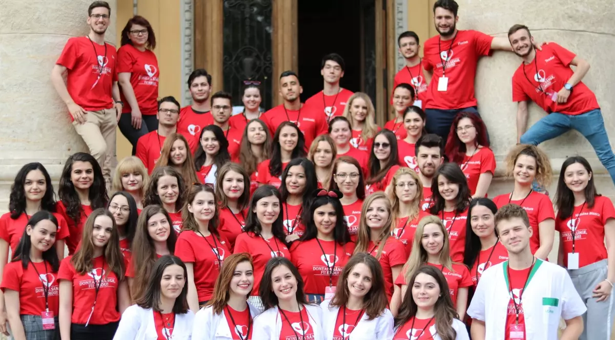 Medicinistii de la UMF Carol Davila , in campania ”„Donează sânge! Fii erou!”