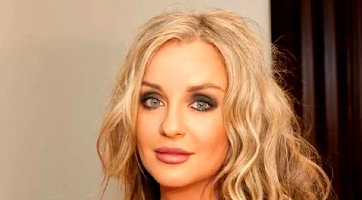 Tratamentul de înfrumusețare al Taniei Budi. Apelează la terapia Dracula