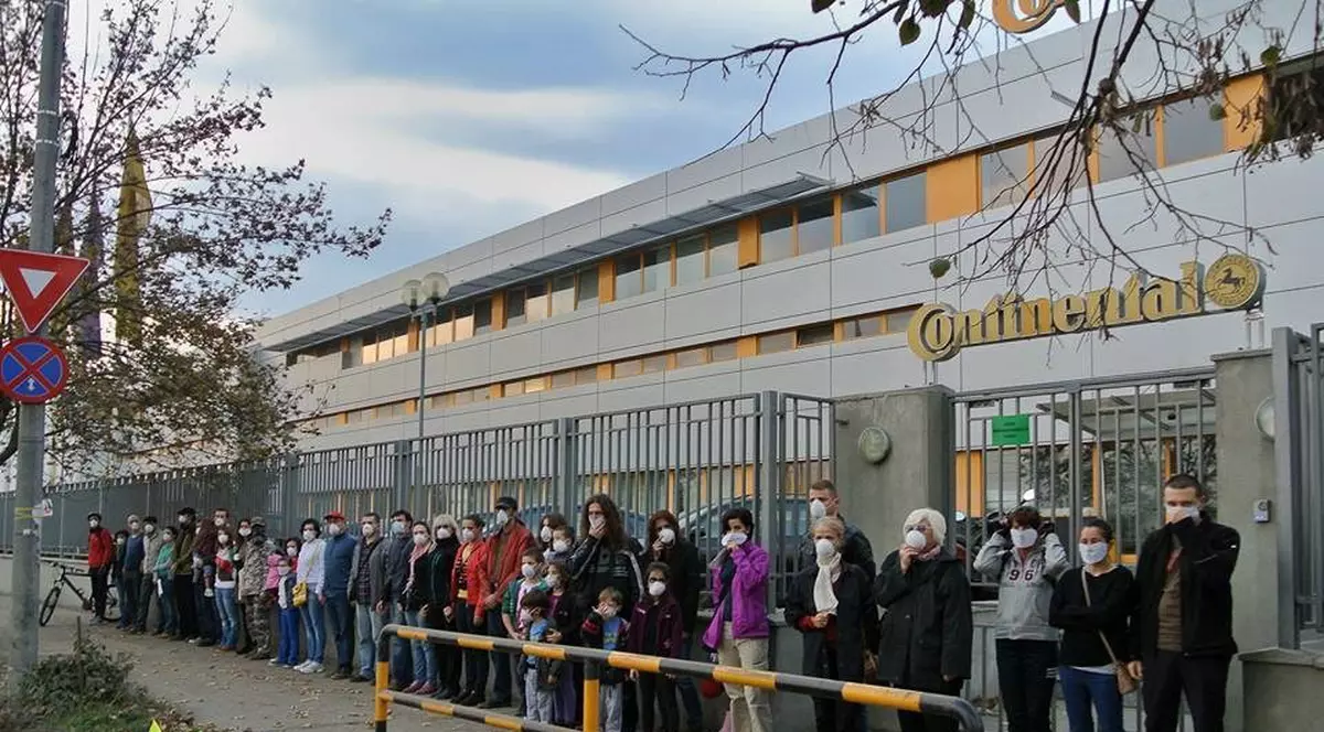 Timișorenii blochează extinderea unuia dintre cei mai mari poluatori din oraș. Continental Cauciucuri nu are susținerea nici a primarului Robu