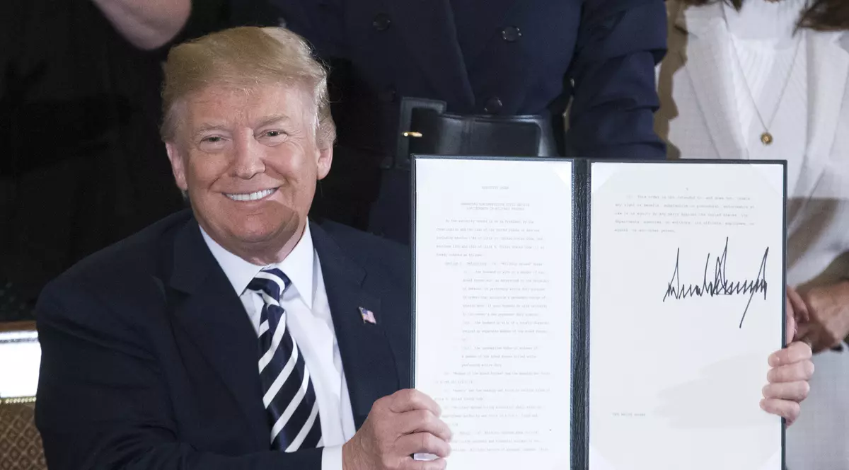 Analiza grafologică a semnăturii lui Trump