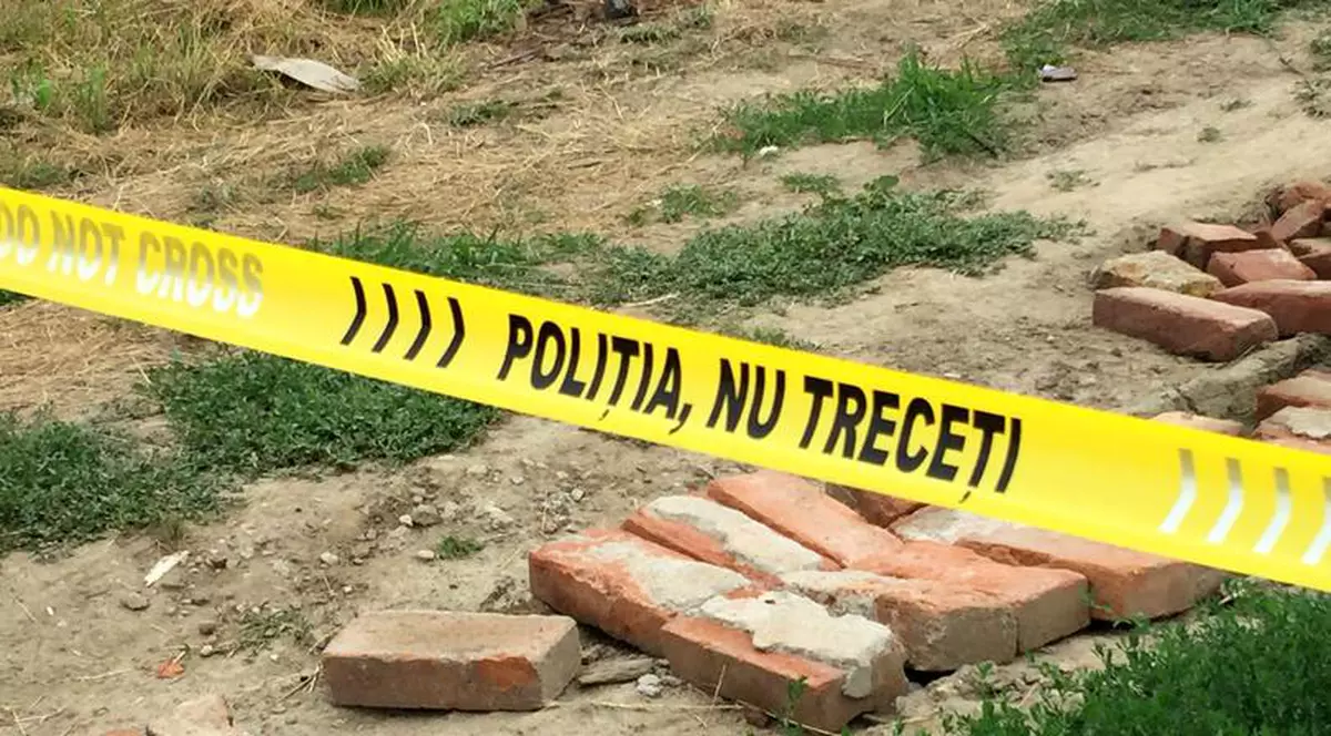 Bărbat găsit mort lângă panoul electric al unui bloc din Onești, după ce s-ar fi electrocutat