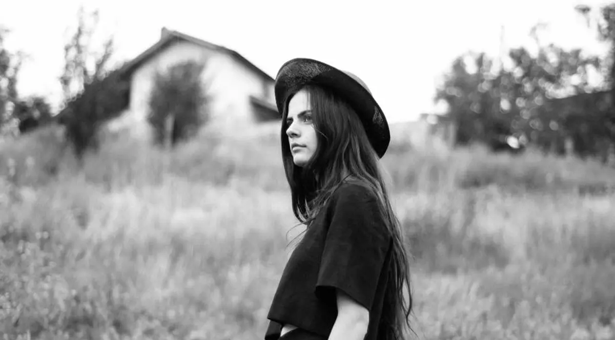 Valeria, artista neconvențională din Republica Moldova, a lansat Just a Boy